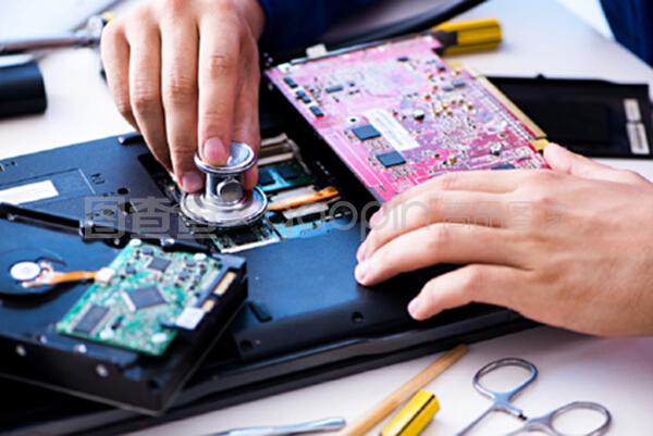 維修人員在技術支持中的關鍵角色 計算機與筆記本電腦的故障排除與維修