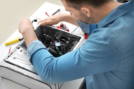 計算機(jī)維修技術(shù)員在個人電腦上的工作及技能要求