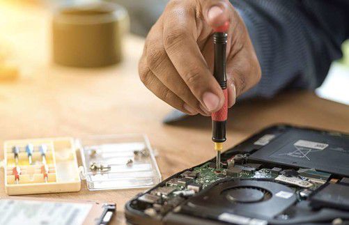 電腦故障別慌！除了男朋友，這些專業(yè)維修渠道值得信賴